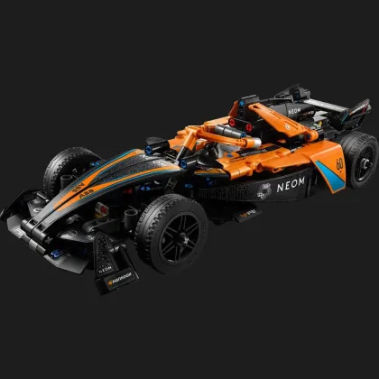 Конструктор LEGO Technic Автомобиль для гонок NEOM McLaren Formula E (42169)