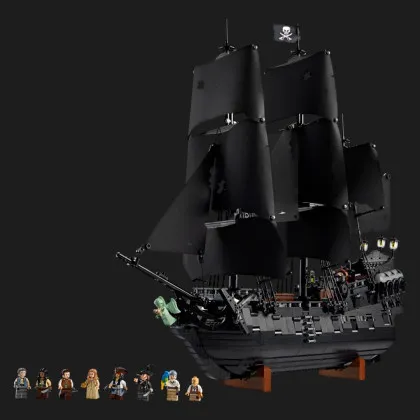 Конструктор LEGO Icons Captain Jack Sparrow's Pirate Ship (10365)