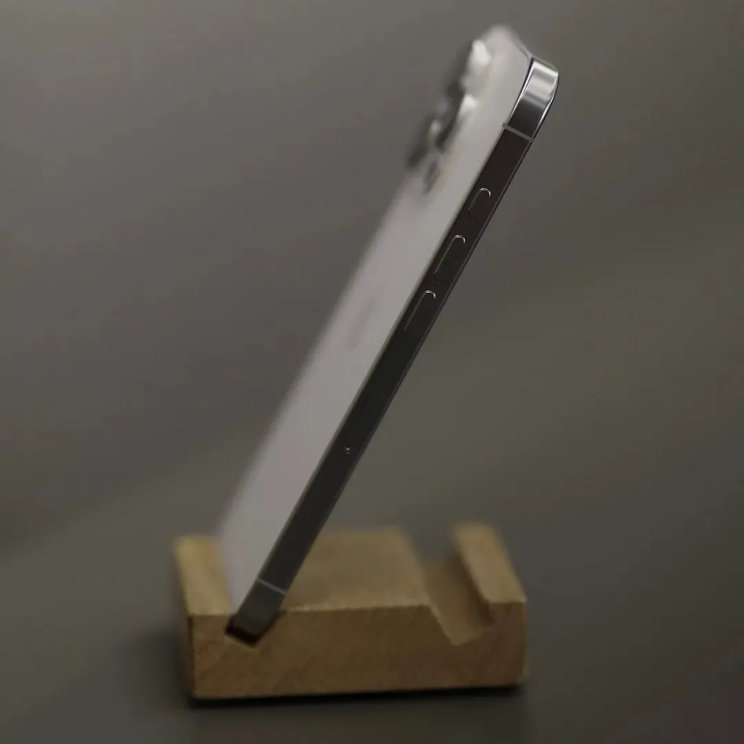 б/у iPhone 16 Pro 128GB (White Titanium) (Как Новый) (e-Sim)