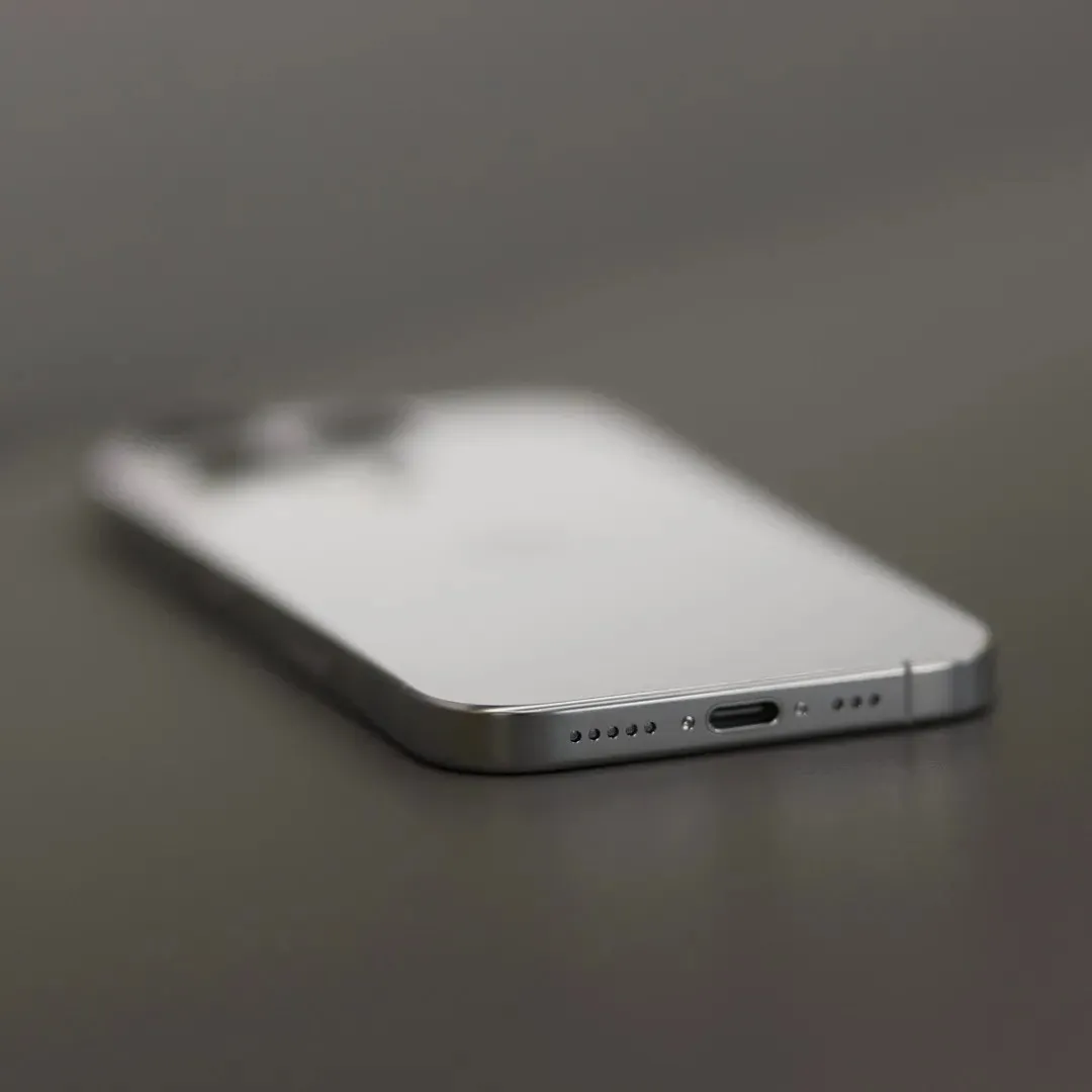 б/у iPhone 16 Pro 128GB (White Titanium) (Хороший стан, стандартна батарея) (e-Sim)