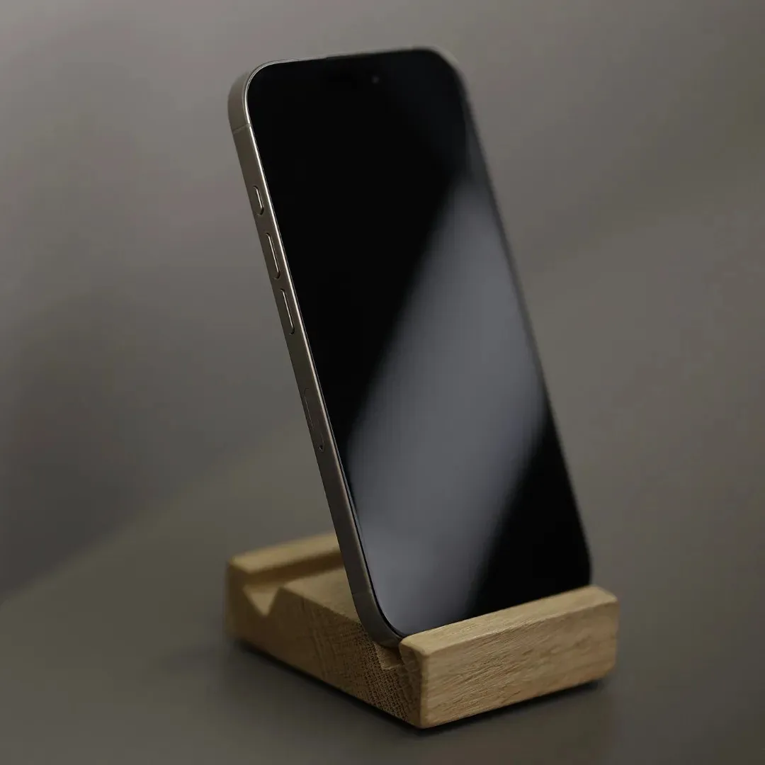 б/у iPhone 16 Pro 1TB (Natural Titanium) (Хорошее состояние, новая батарея) (e-Sim)