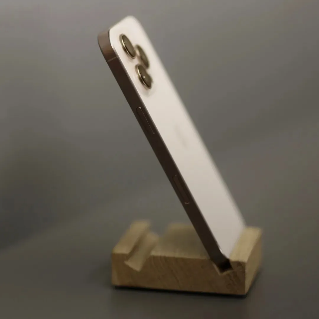 б/у iPhone 16 Pro 128GB (Desert Titanium) (Хорошее состояние, новая батарея) (e-Sim)