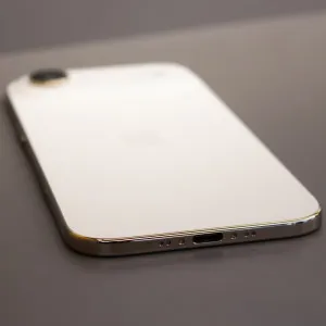 б/у iPhone 17 Air 512GB (Light Gold) (Хороший стан, стандартна батарея) (e-Sim)