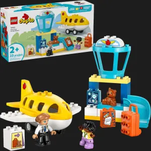 Конструктор LEGO DUPLO Уперше в аеропорту (10443)