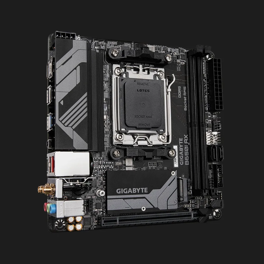 Материнська плата GIGABYTE B650I AX (B650I AX)