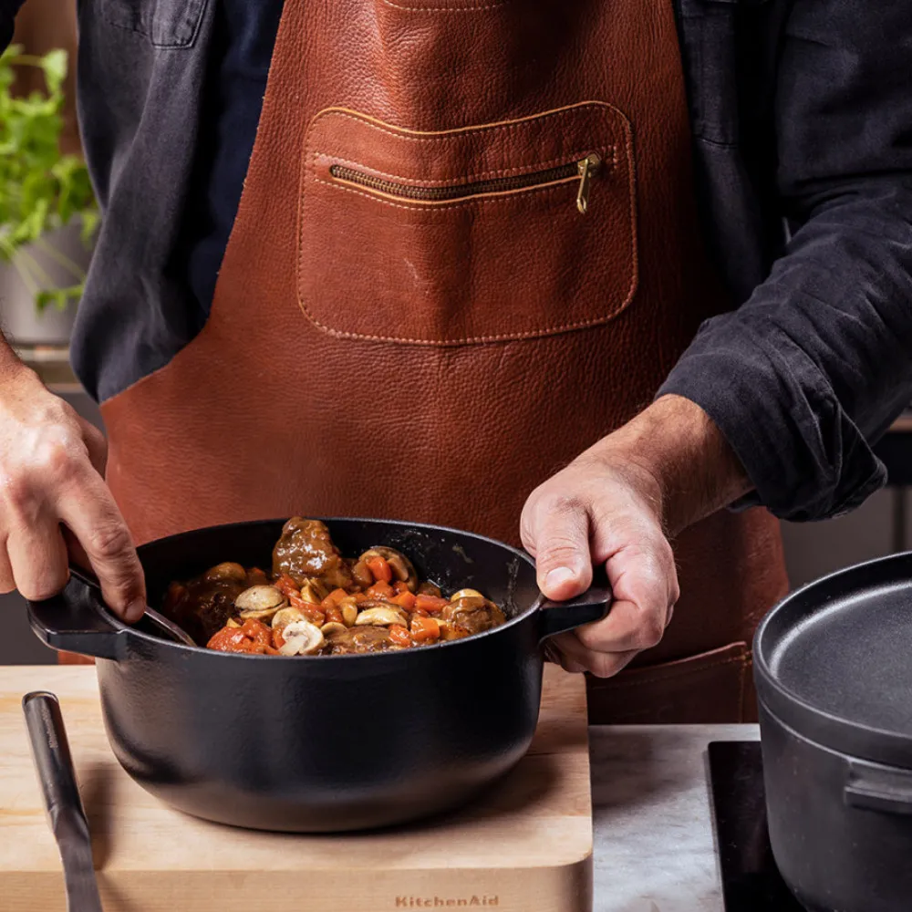 Каструля чавунна з кришкою KitchenAid Matte Oven-to-table, 22 см, 3,3 л (Black) (CC004899-001) — фото 4