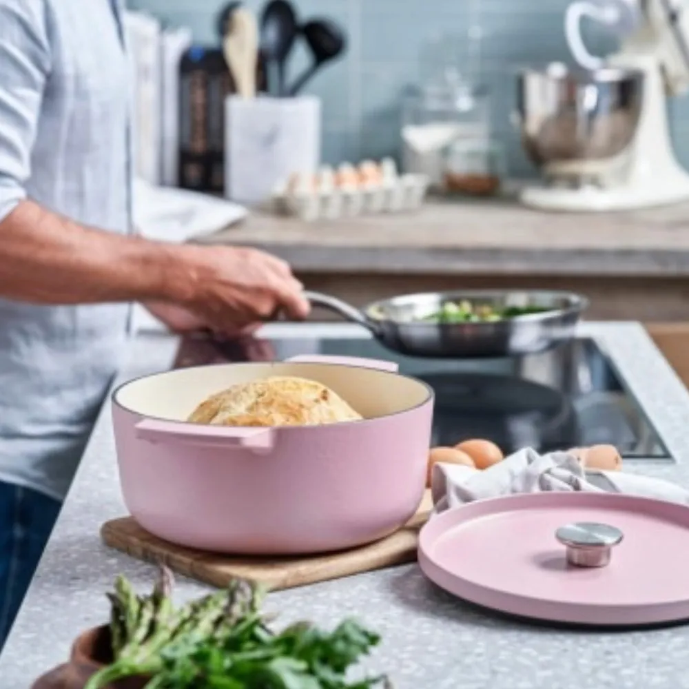 Каструля чавунна з кришкою KitchenAid, 22 см, 3,3 л (Pink) (CC007430-001) — фото 4