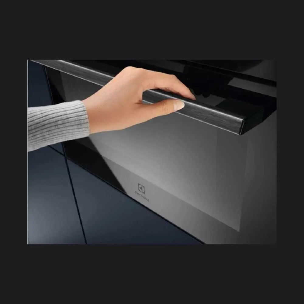 Микроволновая печь встроена Electrolux EVM8E08Z (Black)