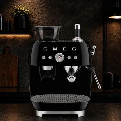 Кавомашина SMEG (Black)