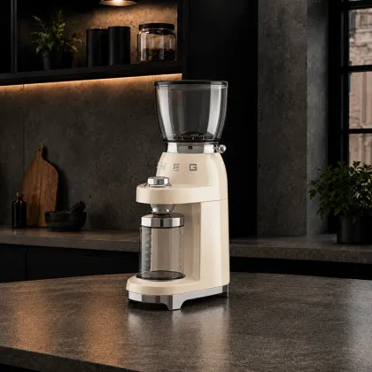 Кофемолка SMEG (Cream) Запорожья