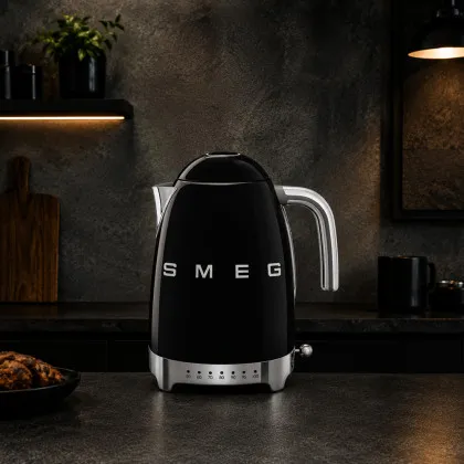 Електрочайник SMEG з регулятором температури (Black) в Києві
