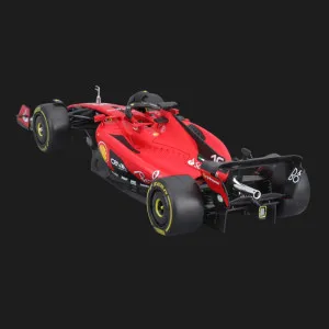 Автомодель с фигуркой Bburago Race — Ferrari SF-23 в ассортименте (1:24) (18-26809)