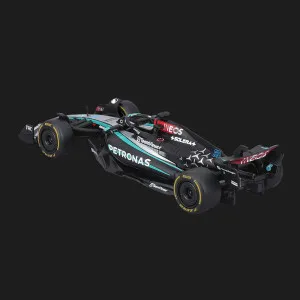 Автомодель Bburago Race — Mercedes AMG F1 W15 Performance 2024 в ассортименте (1:43) (18-38208)