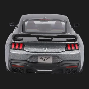 Машинка Maisto 2024 Ford Mustang Darkhorse (1:24) (32925 met.gray)