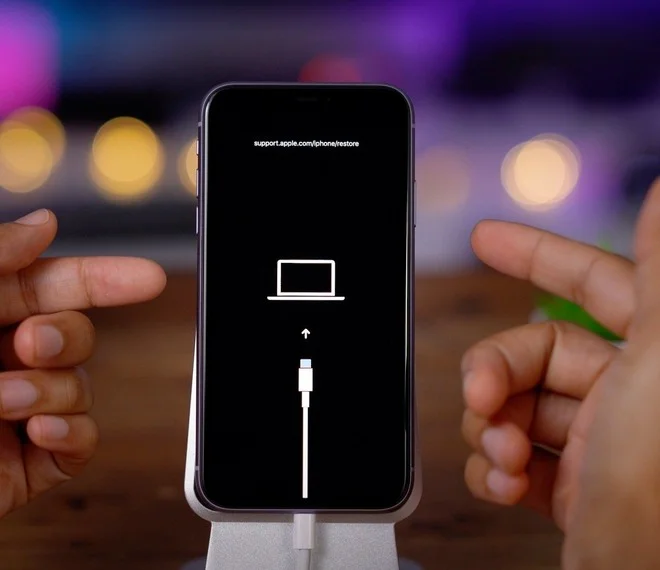 Як перепрошити iPhone самостійно?